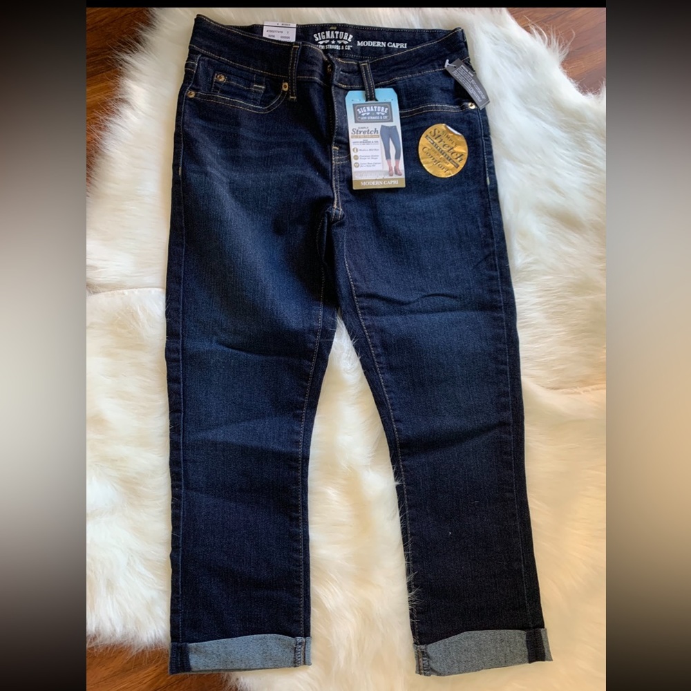 NWT Levi’s Signature by Levi Strauss women’s denim stretch capris NWT